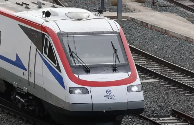 Hellenic Train : Ακινητοποιήθηκε η αμαξοστοιχία 1551  λόγω βλάβης