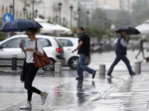 Kαιρός: Βροχές και καταιγίδες στην Κρήτη – Χιόνια στα ορεινά του νησιού