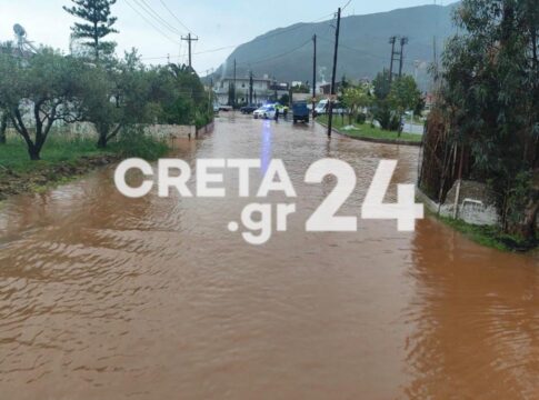 Κακοκαιρία | Τα Χανιά έγιναν… Βενετία – Δρόμοι μετατράπηκαν σε «ποτάμια» (εικόνες)