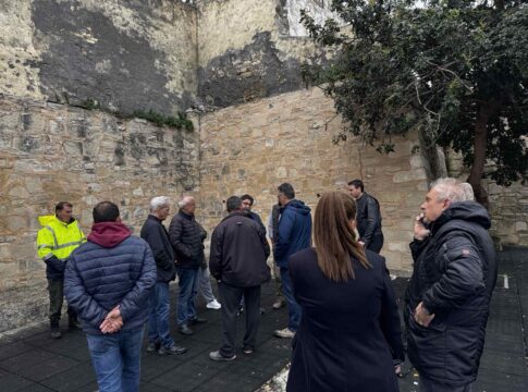 Καθηγητής Λουπασάκης για τις ρηγματώσεις στις Βούτες: Υπάρχει κίνδυνος τα φαινόμενα να εξελιχθούν γρήγορα