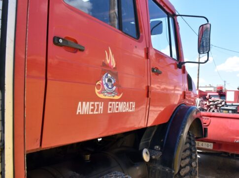 Κρήτη: Απορριμματοφόρο έπιασε φωτιά στο κέντρο της πόλης (εικόνες)