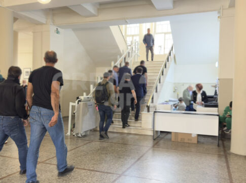 Κρήτη | Αστυνομικός παρίστανε τον αγοραστή – «Τσίμπησαν» και ξεσκεπάστηκαν οι έξι του κυκλώματος αρχαιοκάπηλων