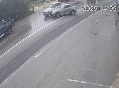 Κρήτη: Έκανε αναστροφή, προκάλεσε τροχαίο κι έφυγε σαν… κύριος – Δείτε βίντεο