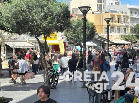 Κρήτη: Τελευταία ψώνια με ελπίδες για… Ανάσταση και της αγοράς (εικόνες)