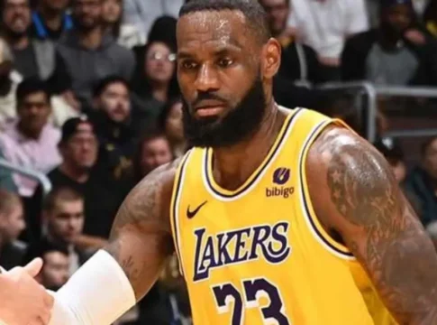 ΛεΜπρόν Τζέιμς: Κλείνει τη σεζόν με λιγότερους από 25 πόντους μέσο όρο μετά από 21 χρόνια!