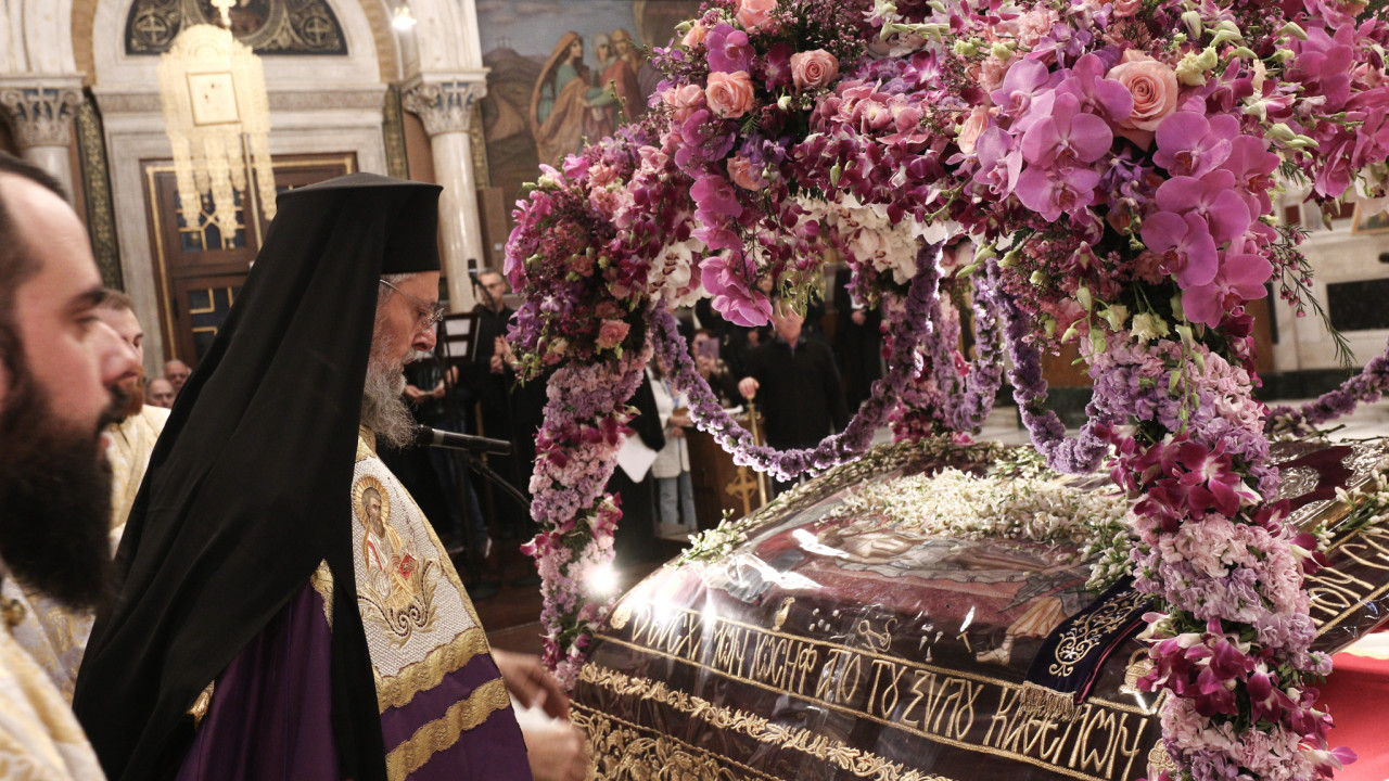 Μεγάλη Παρασκευή: Προσκύνημα του Επιταφίου στη Μητρόπολη Αθηνών