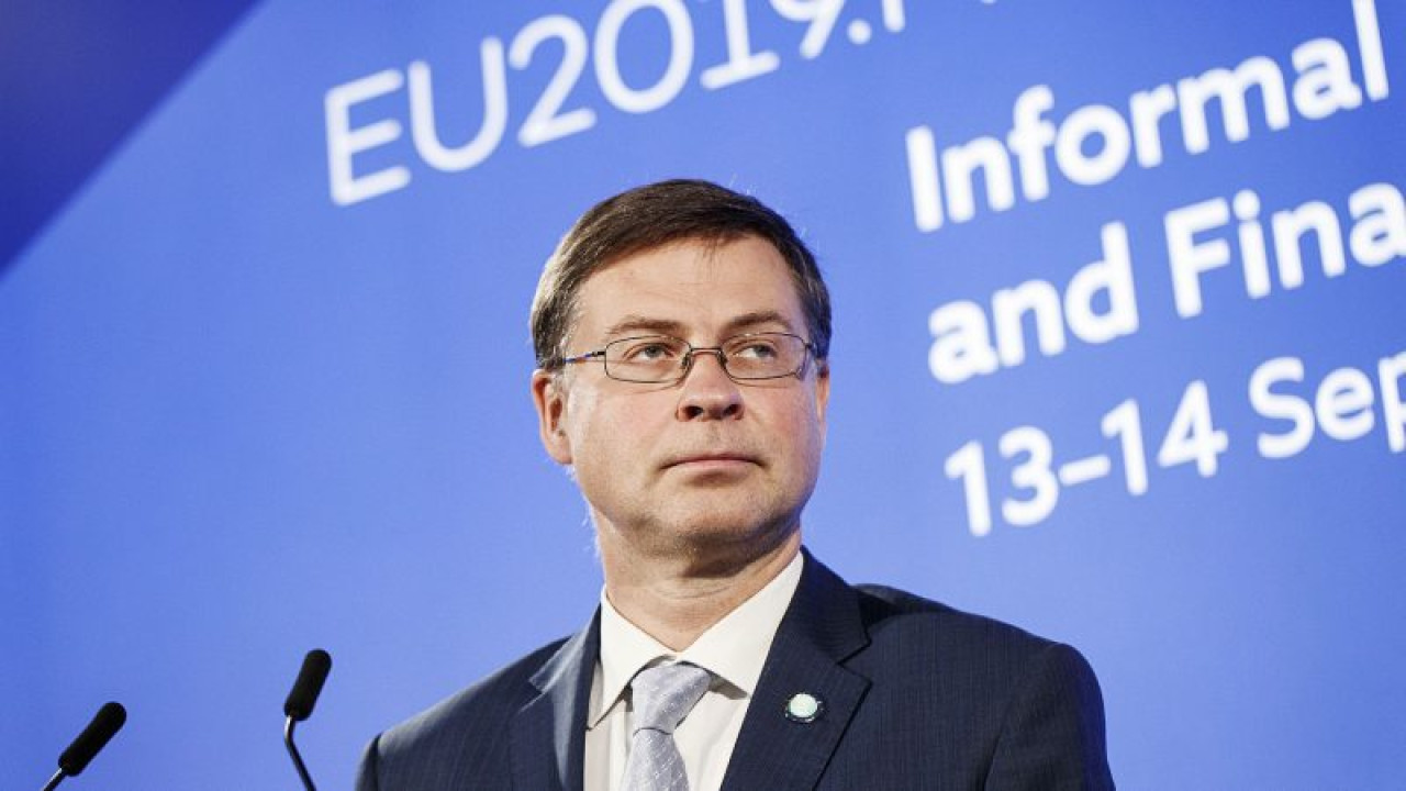 Ντομπρόβσκις: Η Ευρωπαϊκή Ένωση «δεν εγκαταλείπει» τη συνεργασία της με τις ΗΠΑ