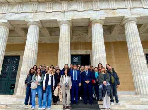 Ο Λευτέρης Αυγενάκης στην επίσκεψη του 15ου Δημοτικού Σχολείου Ηρακλείου στη Βουλή