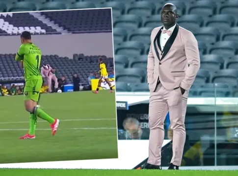 Ο προπονητής της Μπαρτσελόνα του Εκουαδόρ έβαλε ξανά το κοστούμι του και έκανε ένα «άρρωστο» κοντρόλ στο Λιμπερταδόρες