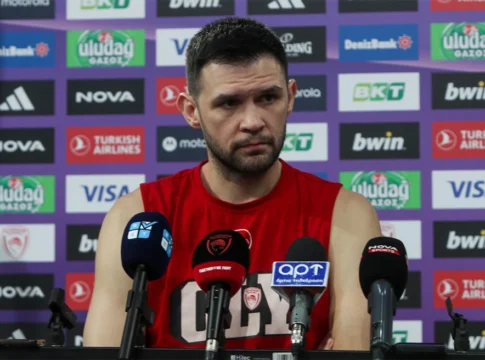 Ολυμπιακός: Μια μέρα πριν τον αγώνα με την Άλμπα πέθανε ο παππούς του Παπανικολάου