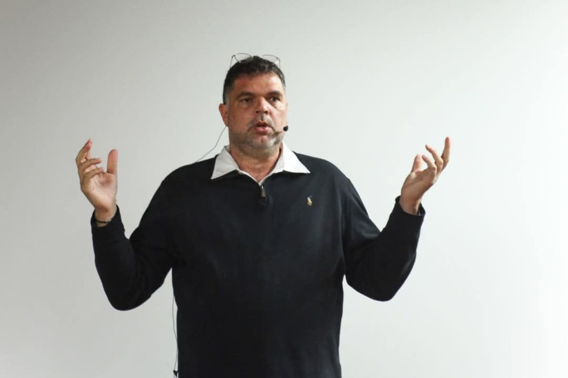 Δημήτρης Παπανικολάου