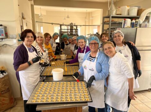 Πασχαλινά κουλουράκια για τη στήριξη του «Ορίζοντα» και του «Κυττάρου Χαλέπας»