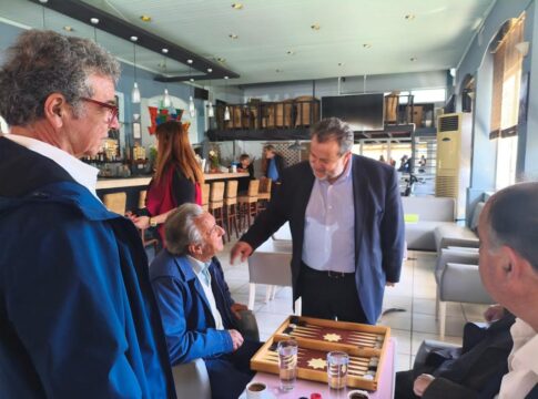 Πασχαλινές ευχές και εορταστική βόλτα από τον Βασίλη Κεγκέρογλου και τους συνεργάτες του