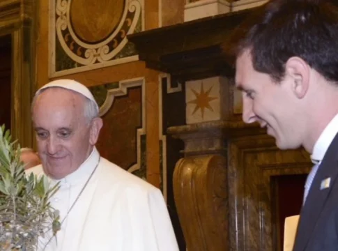 Συγκινητικό αποχαιρετιστήριο μήνυμα Μέσι στον Πάπα Φραγκίσκο: «Έκανες τον κόσμο καλύτερο»