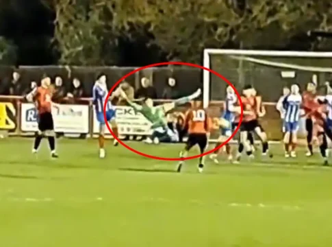 Τερματοφύλακας έβαλε γκολ με ψαλιδάκι στο 94′ σε τελικό τοπικού κυπέλλου και έστειλε το ματς στα πέναλτι