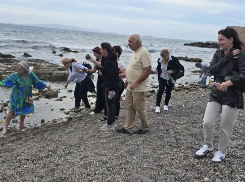 Αναβίωσε με επιτυχία το έθιμο της Μαλλιαρής Πέτρας στον Καράβολα