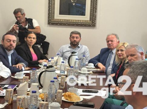 Ανδρουλάκης από Βενιζέλειο: Προτεραιότητα για το ΠΑΣΟΚ η δημόσια υγεία να είναι στα χέρια του ελληνικού λαού