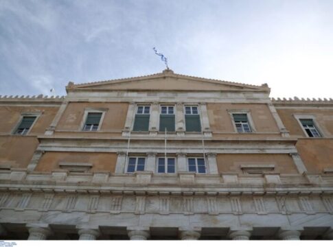 Απόβαση δημάρχων και φορέων στην Βουλή για τον ΒΟΑΚ