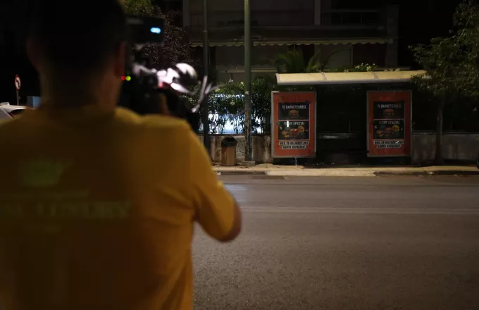 Χαλάνδρι: Αυτοκίνητο έπεσε σε στάση - Αναφορές για τραυματίες