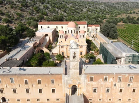 Χανιά: Καταγγέλλουν την κατάργηση του τάφου του επισκόπου Γεράσιμου Στρατηγάκη για να ταφεί ο μακαριστός Μητροπολίτης Δαμασκηνός