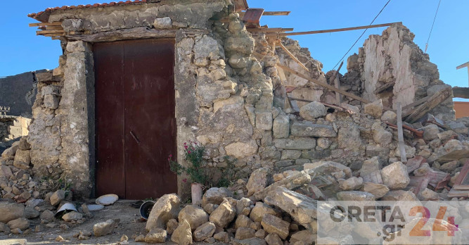 Διάσπαρτα ερείπια παραμένουν στο Αρκαλοχώρι – Επιπλέον κονδύλια για την κατεδάφισή τους ζητούν οι σεισμόπληκτοι