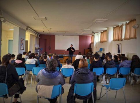 Δράση από το Κέντρο Κοινότητας του Δήμου Μαλεβιζίου στο Γυμνάσιο Γαζίου για τον σχολικό εκφοβισμό