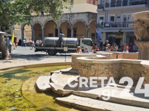 Εικόνες… απείρου κάλλους στην «καρδιά» του Ηρακλείου – Βυτία με νερό για τις βρύσες που έχουν στερέψει και βρώμικη Κρήνη Μοροζίνι