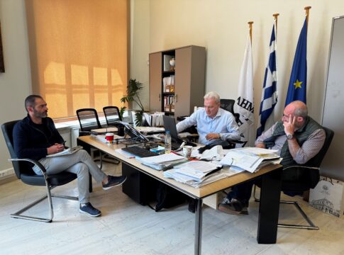Έκτακτα μέτρα για τα σκουπίδια που «πνίγουν» το Ηράκλειο – Τι αποφασίστηκε