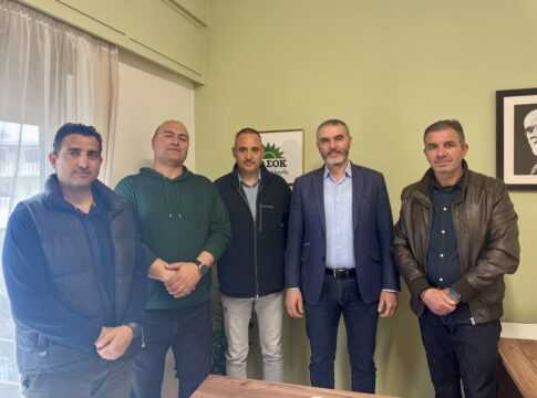 Με εκπροσώπους λιμενικών και πυροσβεστών συναντήθηκε ο Μ. Χνάρης