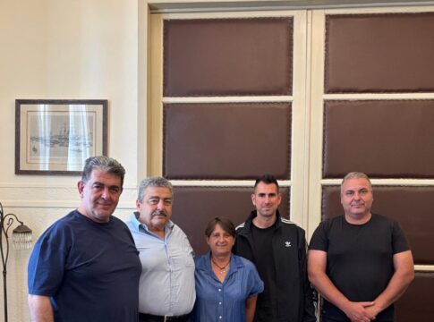 Μέλη της Ένωσης Υπαλλήλων Πυροσβεστικού Σώματος Ν. Χανίων συναντήθηκε με τον Νίκο Καλογερή