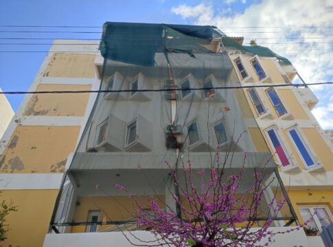 Ολοκληρώθηκαν οι εργασίες συντήρησης στο Δημοτικό κτίριο της οδού Μίνωος