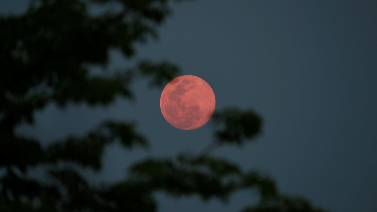 Πανσέληνος Απριλίου: Έρχεται το «Ροζ Φεγγάρι» 