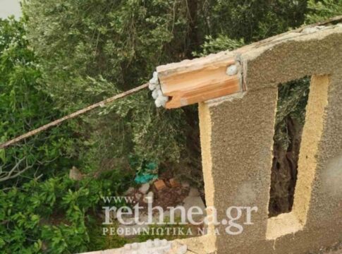 Ρέθυμνο: Σοβαρά προβλήματα από τους νοτιάδες – Κατέρρευσαν μπαλκόνια, πτώση κλαδιών στην εθνική οδό