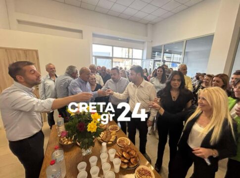 Στην Επισκοπή ο Νίκος Ανδρουλάκης – Επισκέφθηκε τον αγροτικό συνεταιρισμό