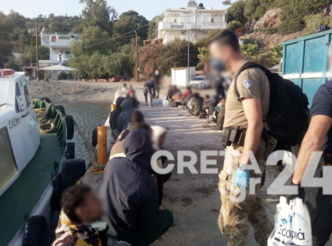 Στους Καλούς Λιμένες οι 52 μετανάστες που διασώθηκαν νότια της Κρήτης