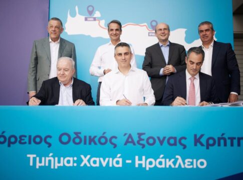 Συμβάσεις εκατοντάδων εκατομμυρίων υπογράφουν οι υπουργοί, συμβάσεις λίγων χιλιάδων ευρώ μόνο ο Δήμαρχος!