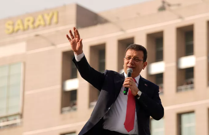 Εκρέμ Ιμάμογλου μιλάει