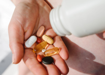 Βιταμίνη D: Γιατί είναι απαραίτητη για την καλή υγεία- Τα σημάδια έλλειψής της