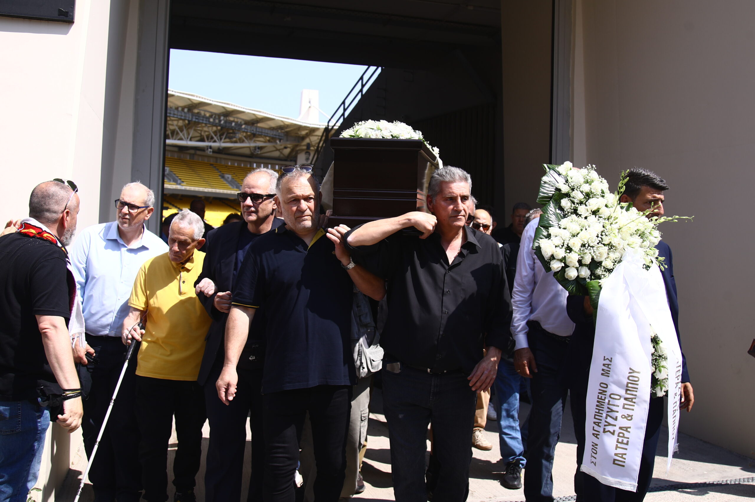 ΕΙΚΟΝΕΣ ΑΠΟ ΤΗΝ ΚΗΔΕΙΑ ΤΟΥ ΔΗΜΗΤΡΗ ΧΑΤΖΗΧΡΗΣΤΟΥ (ΜΑΡΚΟΣ ΧΟΥΖΟΥΡΗΣ