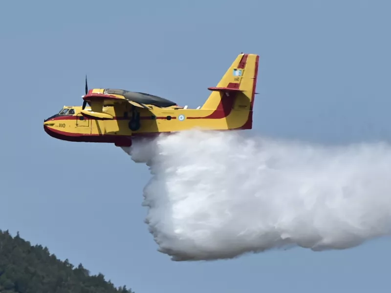 Πυροσβεστικό αεροσκάφος σε δράση