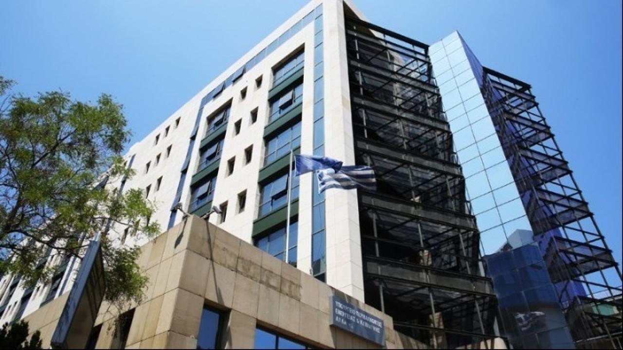 Εκτός λειτουργίας για δεύτερη μέρα ο server του υπουργείου Ναυτιλίας