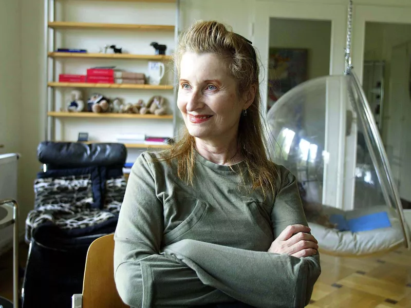 JELINEK ELFRIEDE (NOBEL 2004)