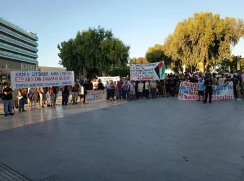 Ηράκλειο: Πλήθος κόσμου στο αντιπολεμικό συλλαλητήριο