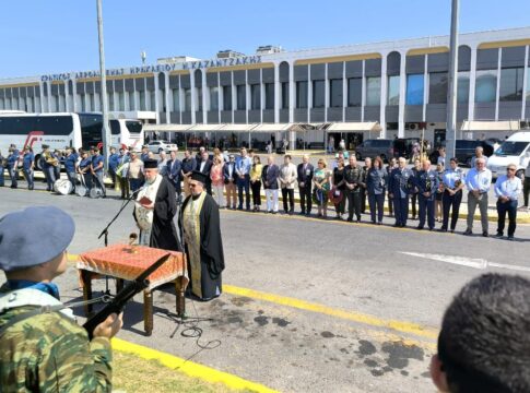 Με επιμνημόσυνη δέηση και κατάθεση στεφάνων από τις Αρχές τιμήθηκε η μνήμη των Αντιστασιακών στο σαμποτάζ του αεροδρομίου Ηρακλείου