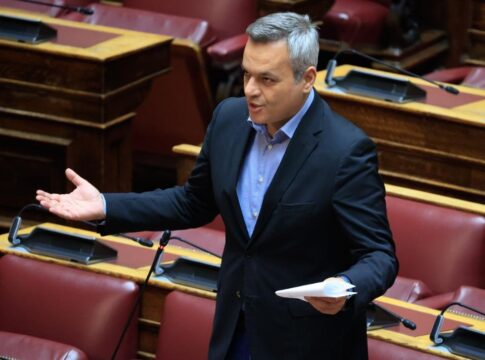 Νέα Κοινοβουλευτική παρέμβαση του Χάρη Μαμουλάκη με την οποία ζητάει την άμεση απόσυρση του Π.Δ. οριοθέτησης οικισμών κάτω των 2.000 κατοίκων