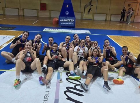 Σήκωσαν (και) την κούπα του πρωταθλήματος U15 τα κορίτσια του ΟΦΗ