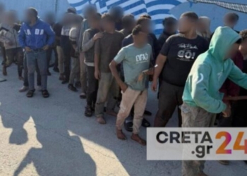 Στήνουν σκηνές για τους εκατοντάδες μετανάστες που βρέθηκαν νότια της Κρήτης – Εικόνες