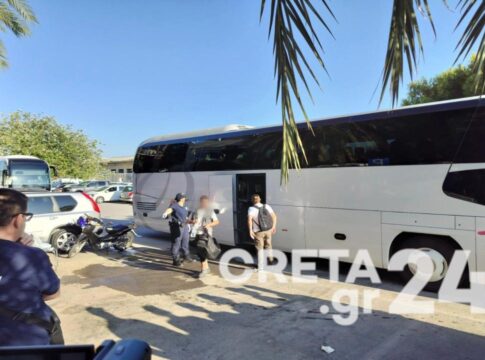 Στο Ηράκλειο οι 278 μετανάστες που εντοπίστηκαν στους Καλούς Λιμένες – Δεκάδες ανήλικοι ανάμεσά τους