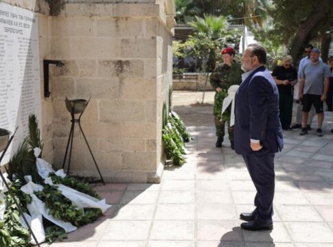 Στο μνημόσυνο για τους 62 Μάρτυρες ο Δήμαρχος Μινώα Πεδιάδας Βασίλης Κεγκερογλου
