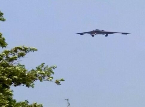 Στον εναέριο χώρο μεταξύ Κρήτης – Κύπρου έγινε ο τρίτος ανεφοδιασμός των αμερικανικών Β-2